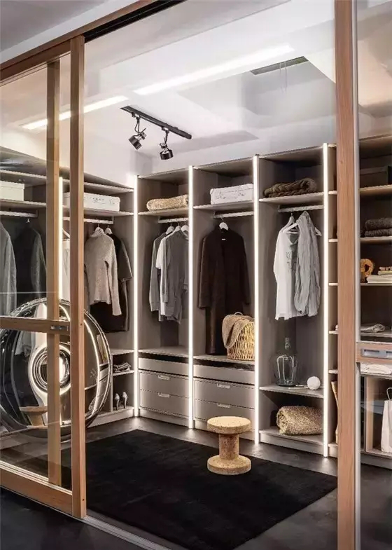 室内设计一角衣柜