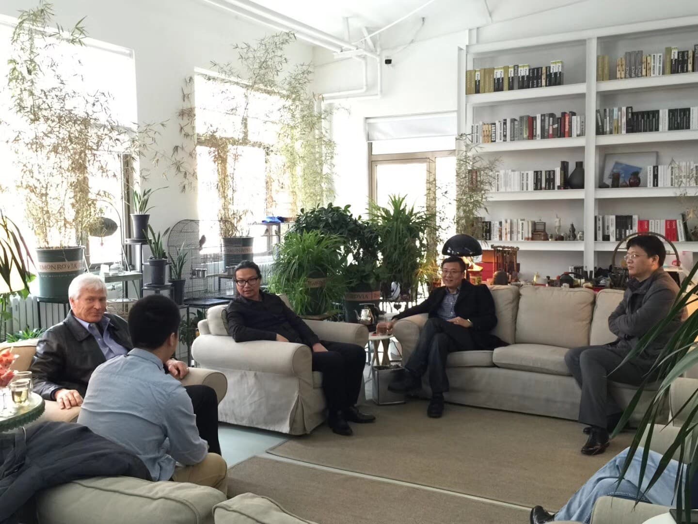 美国金伯利农场主金伯利先生、荣盛集团张总来访海岸共商规划大计